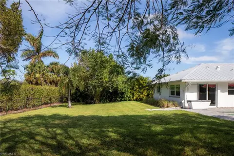 409 Cypress Way E, Naples, FL 34110 photo 20