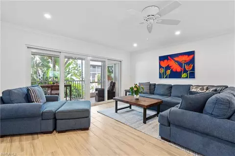 525 10th Ave S #B101, Naples, FL 34102