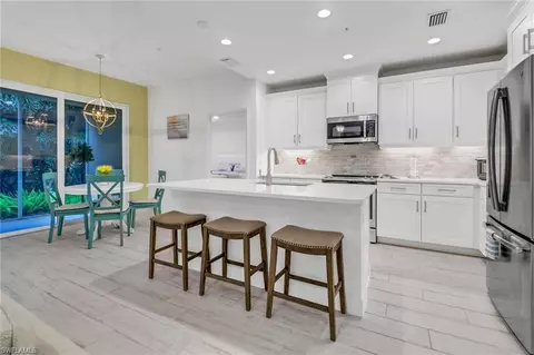 6953 Avalon Cir #1801, Naples, FL 34112