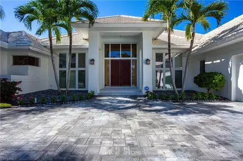 6967 Greentree Dr, Naples, FL 34108