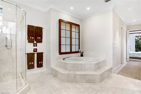 Bath - 6967 Greentree Dr, Naples, FL 34108 photo 6 of 11