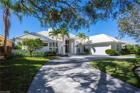 Exterior - 6967 Greentree Dr, Naples, FL 34108 photo 2 of 8