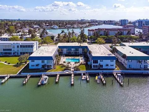 333 Harbour Dr #108, Naples, FL 34103