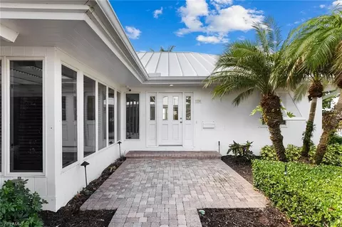 Exterior - 30 7th Ave S, Naples, FL 34102 photo 4 of 12