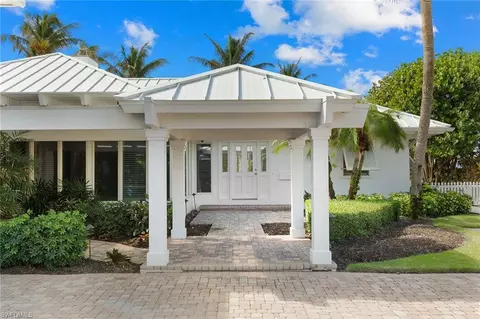 Exterior - 30 7th Ave S, Naples, FL 34102 photo 3 of 12