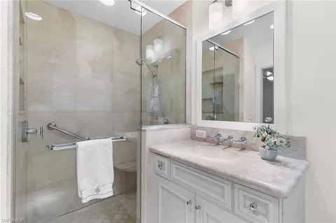 Bath - 30 7th Ave S, Naples, FL 34102 photo 2 of 3