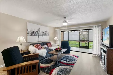 256 Pebble Beach Cir #D103, Naples, FL 34113