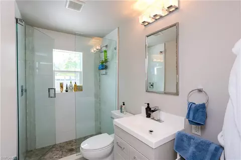 Bath - 1171 Rainbow Dr, Naples, FL 34104 photo 3 of 3