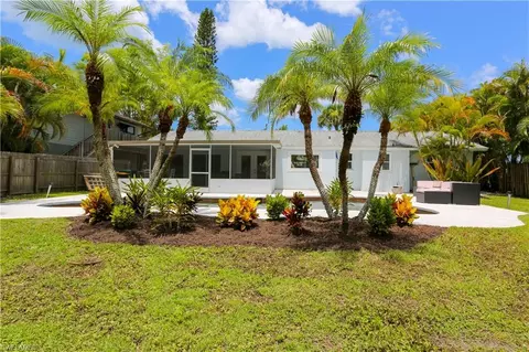 Exterior - 1171 Rainbow Dr, Naples, FL 34104 photo 4 of 8
