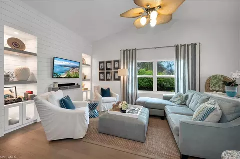 199 Edgemere Way S, Naples, FL 34105