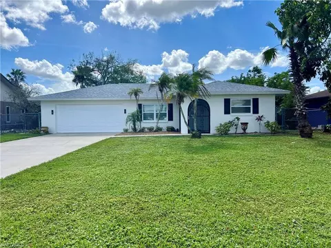140 Mentor Dr, Naples, FL 34110