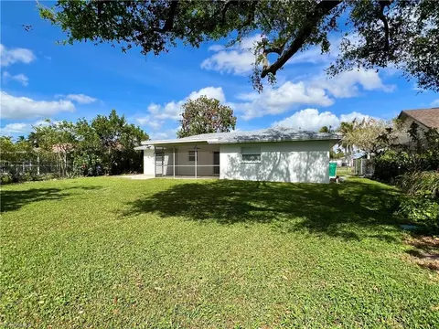 Exterior - 140 Mentor Dr, Naples, FL 34110 photo 2 of 6