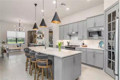 19248 Aqua Shore Dr, Fort Myers, FL 33913