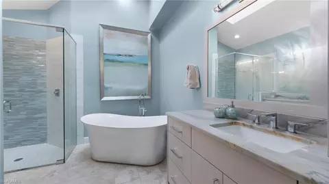 Bath - 19520 Silver Oak Dr, Fort Myers, FL 33967 photo 2 of 4