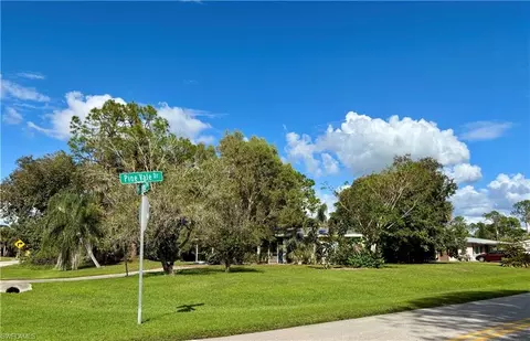 697 Pine Vale Dr, Naples, FL 34104