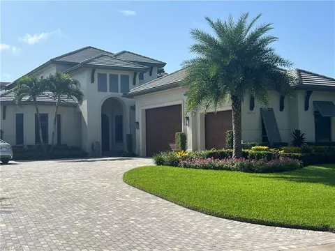 28634 La Caille Dr, Naples, FL 34119