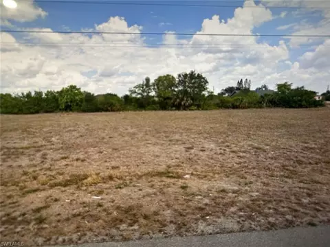 1222 NE 8th Pl, Cape Coral, FL 33909