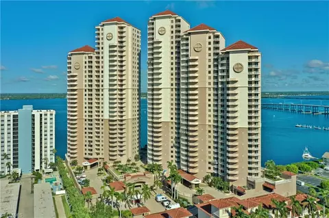 2104 W First St #902, Fort Myers, FL 33901