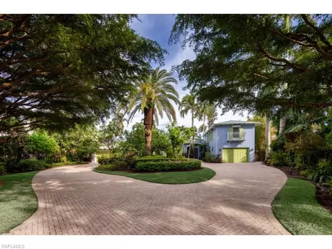 1875 8th St S, Naples, FL 34102 photo 2