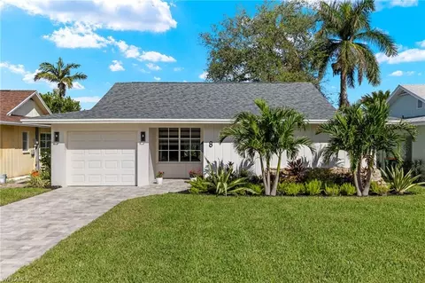 8 Crooked Ln #4, Naples, FL 34112