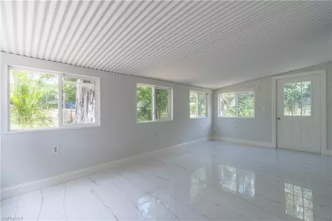 215 Delray Ave, Fort Myers, FL 33905