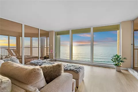 4051 Gulf Shore Blvd N #902, Naples, FL 34103