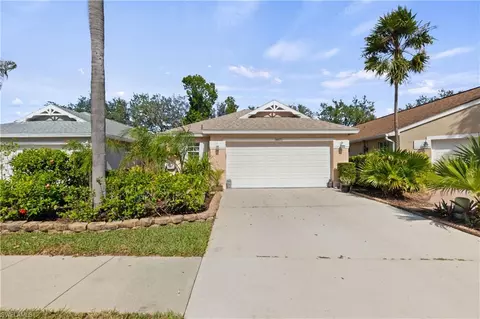 14871 Sterling Oaks Dr, Naples, FL 34110