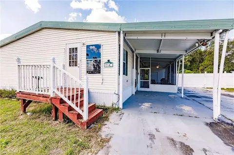 7640 Peyraud Dr, North Fort Myers, FL 33917
