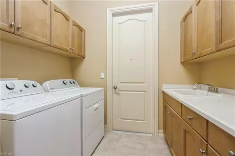 1411 Serrano Cir, Naples, FL 34105 photo 33