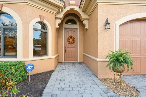 1411 Serrano Cir, Naples, FL 34105 photo 4