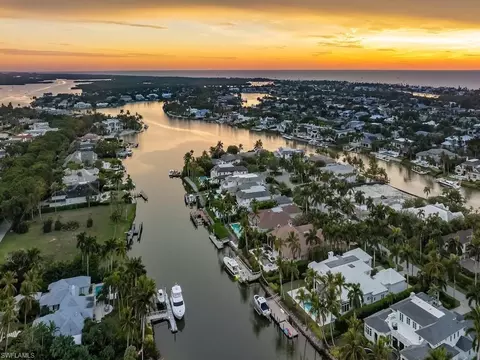 1323 Spyglass Ln, Naples, FL 34102