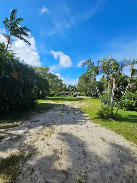 531 Spring Line Dr, Naples, FL 34102 photo 5