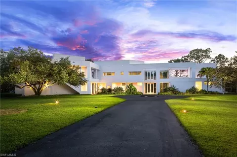 427 Ridge Ct, Naples, FL 34108