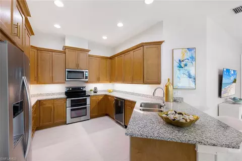 Kitchen - 6887 Saona Ct, Naples, FL 34113 photo 3 of 6