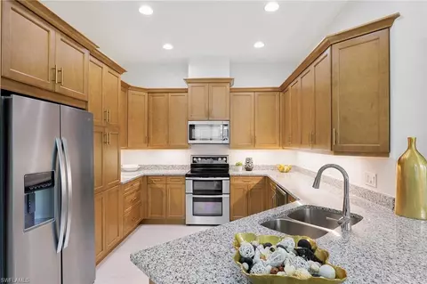 Kitchen - 6887 Saona Ct, Naples, FL 34113 photo 2 of 6