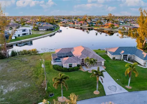 2902 SW 10th Pl, Cape Coral, FL 33914