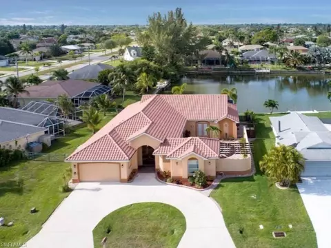 622 SE 20th St, Cape Coral, FL 33990