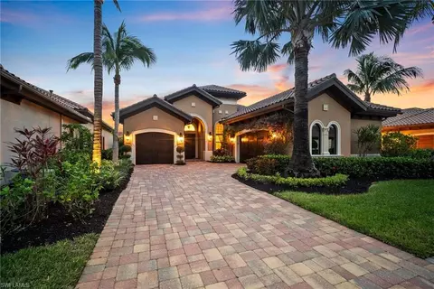 6375 Costa Cir, Naples, FL 34113