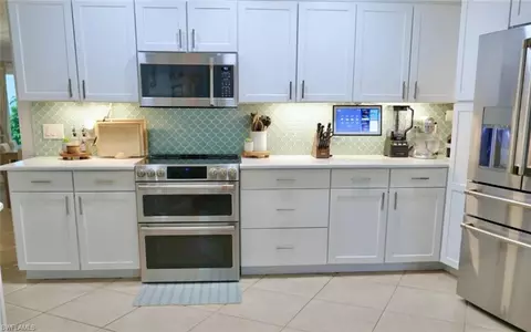 233 Pinehurst Cir, Naples, FL 34113 photo 3