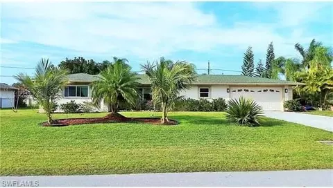 115 Willoughby Dr, Naples, FL 34110