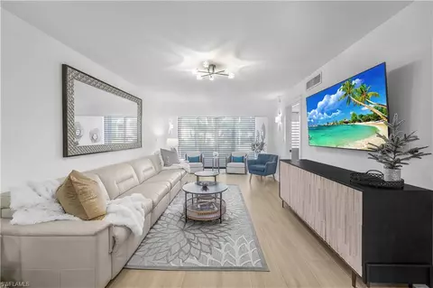 272 Banyan Blvd #272, Naples, FL 34102