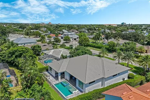 View/Area - 4651 Crayton Rd, Naples, FL 34103 photo 1 of 6