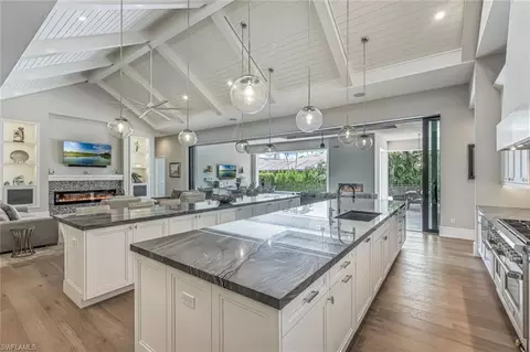 Kitchen - 4651 Crayton Rd, Naples, FL 34103 photo 6 of 10