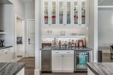 Kitchen - 4651 Crayton Rd, Naples, FL 34103 photo 8 of 10