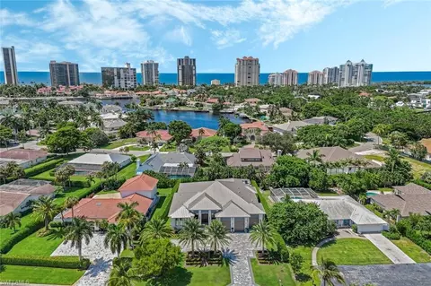 View/Area - 4651 Crayton Rd, Naples, FL 34103 photo 2 of 6