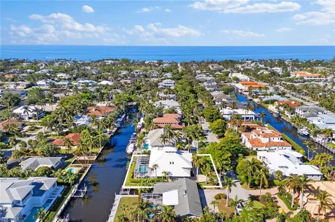 500 15th Ave S, Naples, FL 34102