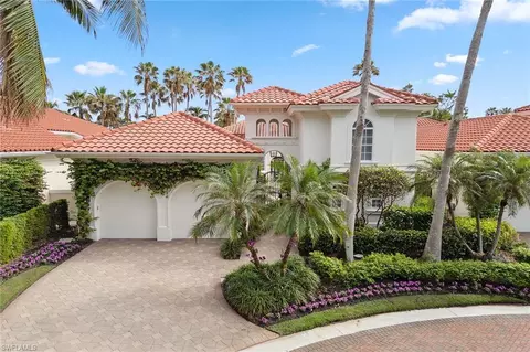 8812 La Palma Ln, Naples, FL 34108