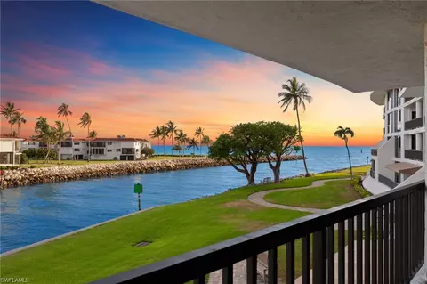 2302 Gulf Shore Blvd N #217, Naples, FL 34103