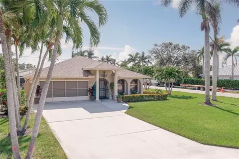 700 106th Ave N, Naples, FL 34108