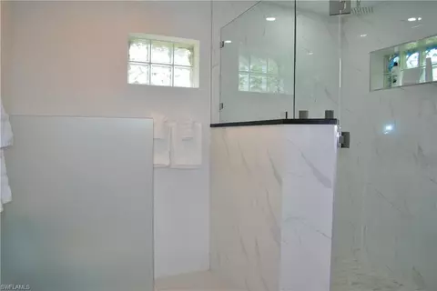 Bath - 92 Madison Dr, Naples, FL 34110 photo 3 of 5